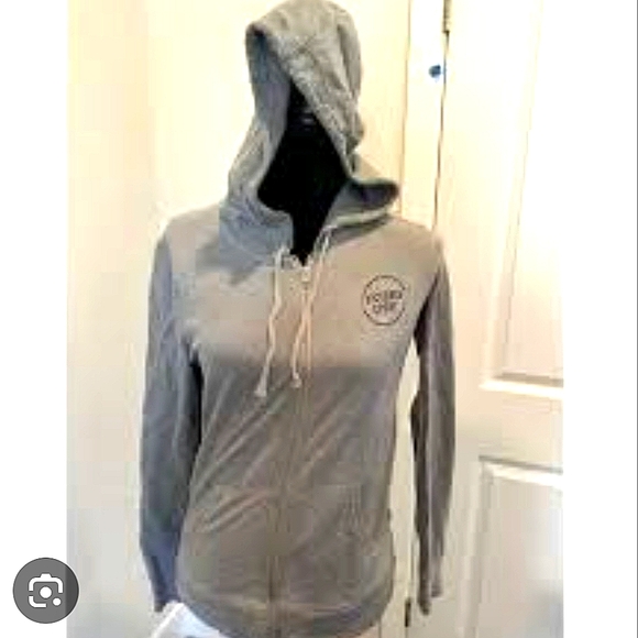 VICTORIA'S SECRETđź’•Victoria Sport Gray Zip-up Sweater - Picture 1 of 4